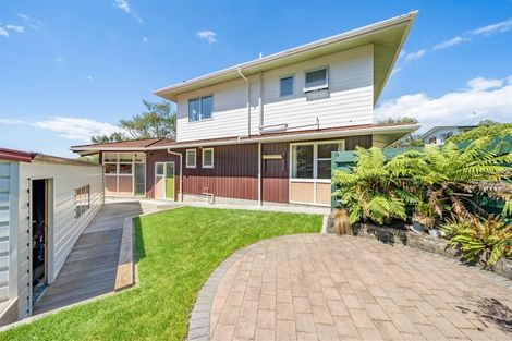 Photo of property in 2 Glenrae Grove, Silverstream, Upper Hutt, 5019