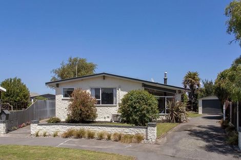 Photo of property in 21 Rosanna Place, Aranui, Christchurch, 8061