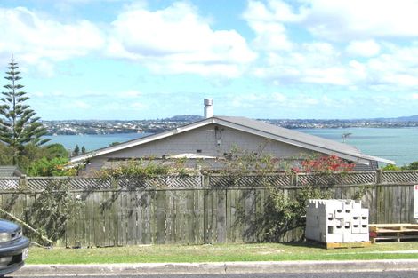 Photo of property in 1/10 Mariposa Crescent, Birkenhead, Auckland, 0626