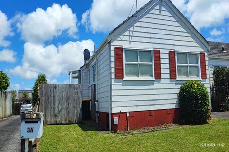 Photo of property in 3/1 Tomintoul Place, Highland Park, Auckland, 2010