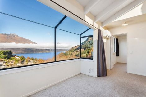 Photo of property in 6a Dart Place, Fernhill, Queenstown, 9300