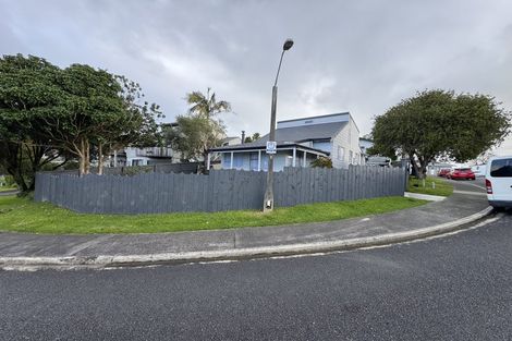 Photo of property in 1/3 Miraka Place, Birkenhead, Auckland, 0626