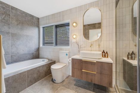 Photo of property in 122 Brownhill Road, Whitford, Manurewa, 2576