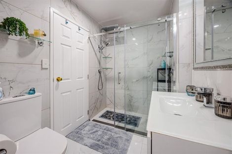 Photo of property in Tuscany Towers, 12/1 Ambrico Place, New Lynn, Auckland, 0600