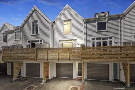 Photo of property in Pirie Street Townhouses, 31/35 Pirie Street, Mount Victoria, Wellington, 6011