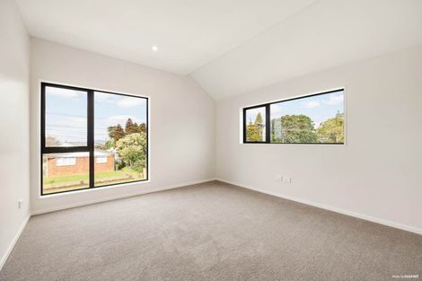 Photo of property in 8/88 Te Atatu Road, Te Atatu South, Auckland, 0610