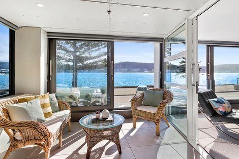 Photo of property in 318 Oriental Parade, Oriental Bay, Wellington, 6011