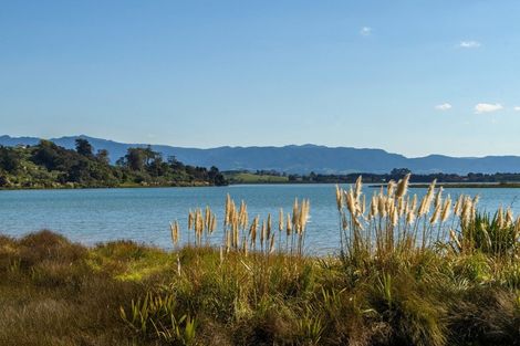 Photo of property in 23a Pahoia Beach Road, Whakamarama, 3172