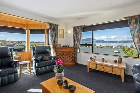 Photo of property in 13 Cherry Lane, Acacia Bay, Taupo, 3330