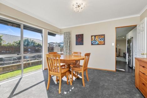 Photo of property in 5 Lucerne Place, Welcome Bay, Tauranga, 3112
