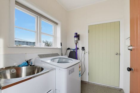 Photo of property in 21 Robert Street, Marton, 4710