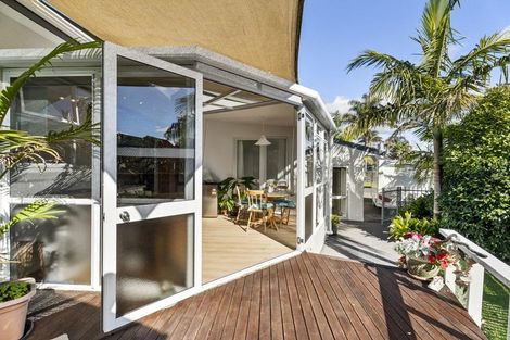 Photo of property in 32 The Circle, Manly, Whangaparaoa, 0930