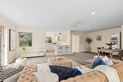 Photo of property in 106 Lakeside Drive, Orewa, 0931