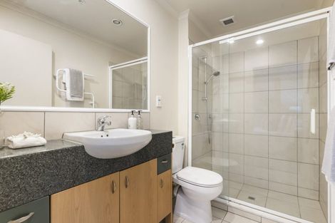 Photo of property in 2c/7-11 Bute Road, Browns Bay, Auckland, 0630