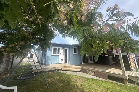 Photo of property in 66 Domett Street, Waitara, 4320
