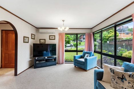 Photo of property in 15 Mark Edward Drive, Half Moon Bay, Auckland, 2012