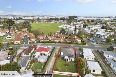 Photo of property in 17 Edgewater Drive, Pakuranga, Auckland, 2010