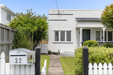 Photo of property in 32 Bellevue Road, Brookfield, Tauranga, 3110