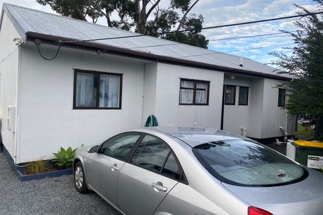 Photo of property in 2/9 Ingleby Place, Kelston, Auckland, 0602