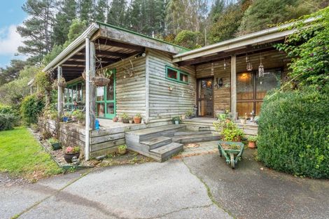 Photo of property in 298 Moores Valley Road, Wainuiomata, 5373