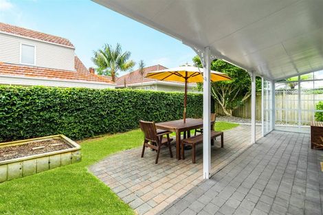 Photo of property in 1a Barberry Lane, Te Atatu Peninsula, Auckland, 0610