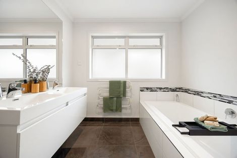 Photo of property in 9 Magellan Rise, Flagstaff, Hamilton, 3210