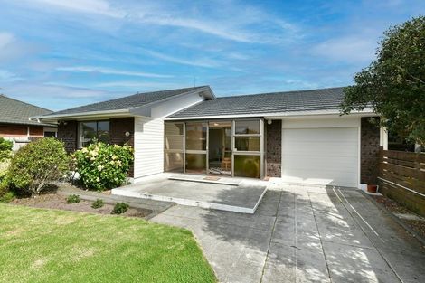 Photo of property in 48 Edward Avenue, Orewa, 0931