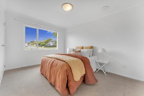 Photo of property in 1 Luna Place, Henderson, Auckland, 0612