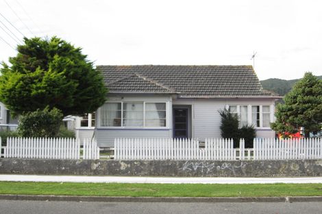 Photo of property in 6 Dempsey Street, Naenae, Lower Hutt, 5011
