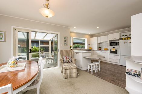 Photo of property in 116 Oxford Street, Tawa, Wellington, 5028