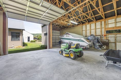 Photo of property in 6 Flaxen Way, Kinloch, Taupo, 3377