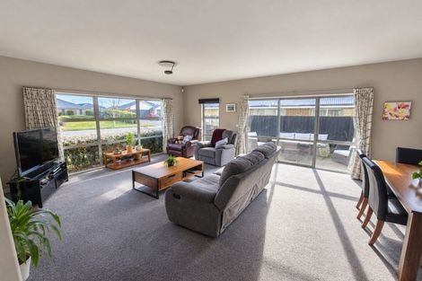 Photo of property in 8 Millesimes Way, Yaldhurst, Christchurch, 8042