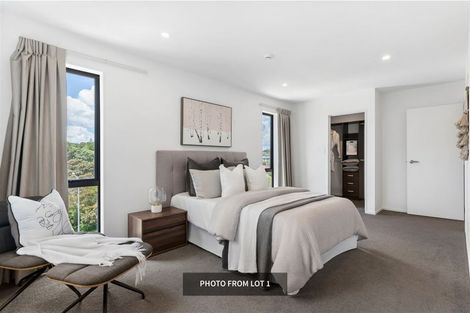 Photo of property in 1/4 Mcquoid Place, Glenfield, Auckland, 0629