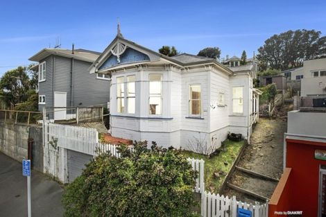 Photo of property in 68 Northland Road, Northland, Wellington, 6012