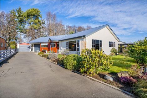 Photo of property in 11 Calder Place, Winton, 9720