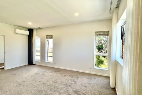 Photo of property in 7b Hanson Place, West Harbour, Auckland, 0618