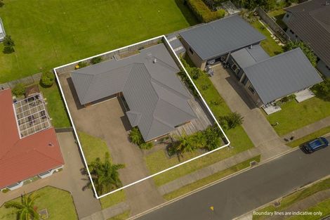 Photo of property in 12 Cobham Lane, Whitianga, 3510
