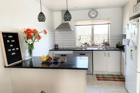 Photo of property in Emery Gardens, 7/4 Ambrico Place, New Lynn, Auckland, 0600