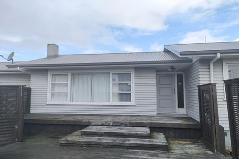 Photo of property in 25 Raglan Street, Mangere East, Auckland, 2024