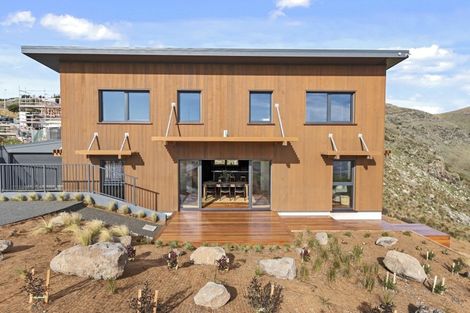 Photo of property in 1 Parkridge Place, Mount Pleasant, Christchurch, 8081