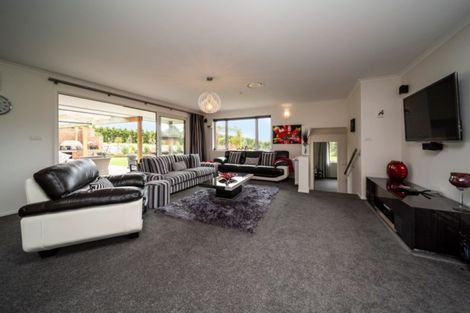 Photo of property in 1347 Carrington Road, Hurworth, New Plymouth, 4371