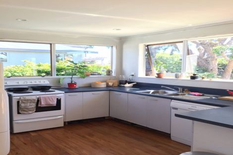 Photo of property in 113 Kahu Road, Paremata, Porirua, 5024