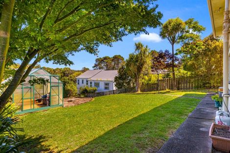 Photo of property in 21 Salem Place, Torbay, Auckland, 0630