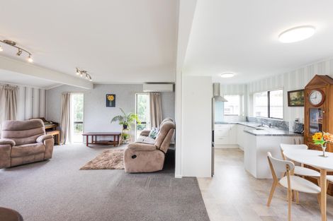 Photo of property in 34 Roberts Line, Kelvin Grove, Palmerston North, 4414