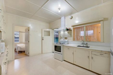 Photo of property in 42 Ranfurly Road, Papatoetoe, Auckland, 2104