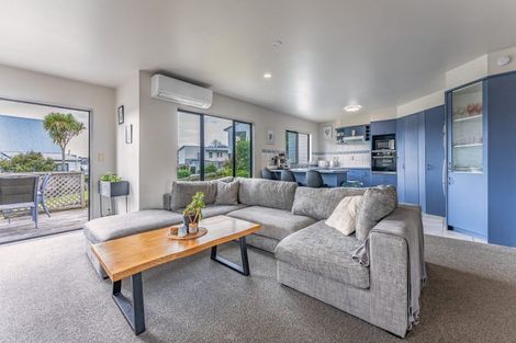 Photo of property in 2/422 Whangaparaoa Road, Stanmore Bay, Whangaparaoa, 0932