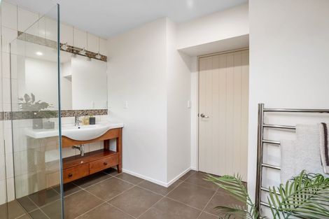 Photo of property in 52 Ruapehu Drive, Fitzherbert, Palmerston North, 4410