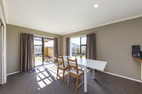 Photo of property in 23 Greenwood Place, Fitzherbert, Palmerston North, 4410