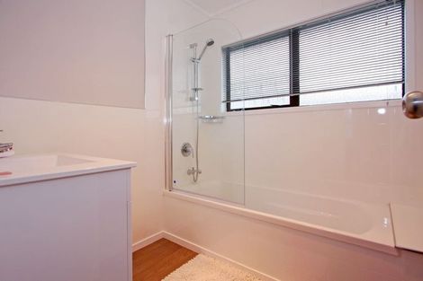 Photo of property in 75a Willis Road, Papakura, 2110