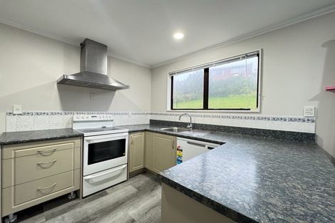 Photo of property in 15 Rice Crescent, Newlands, Wellington, 6037